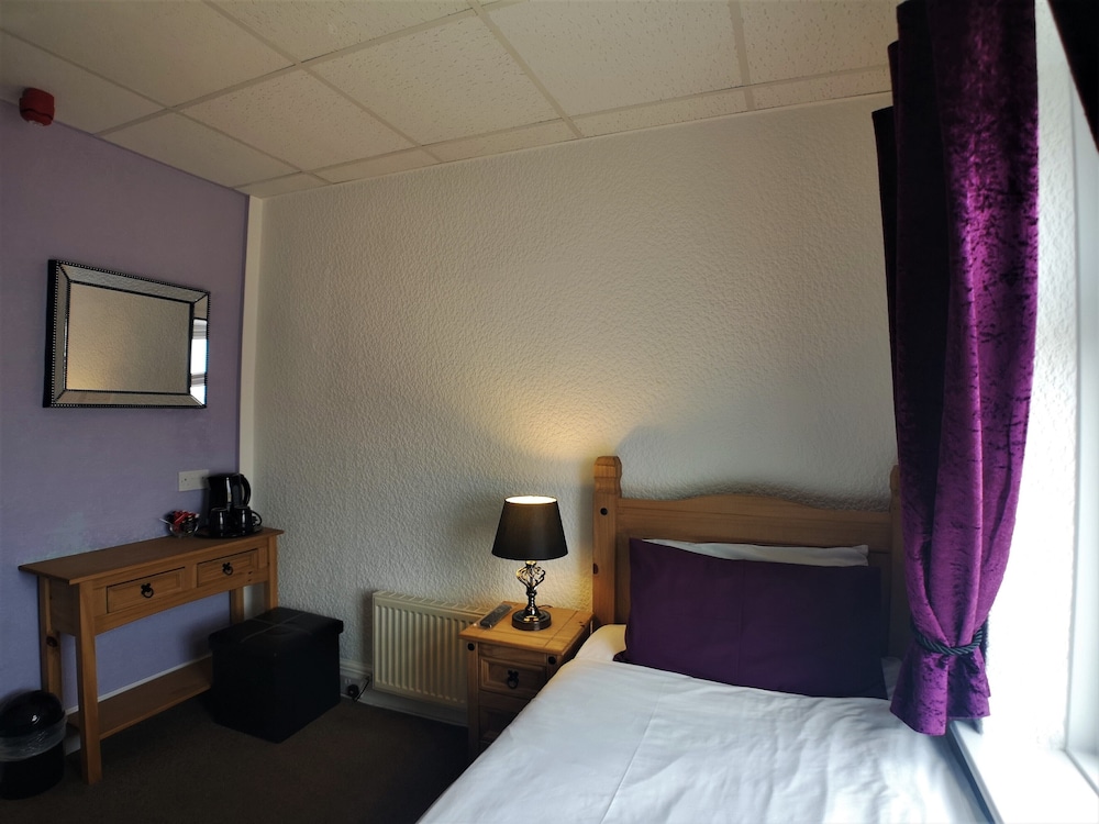 Aunties Coliseum Hotel 15/50