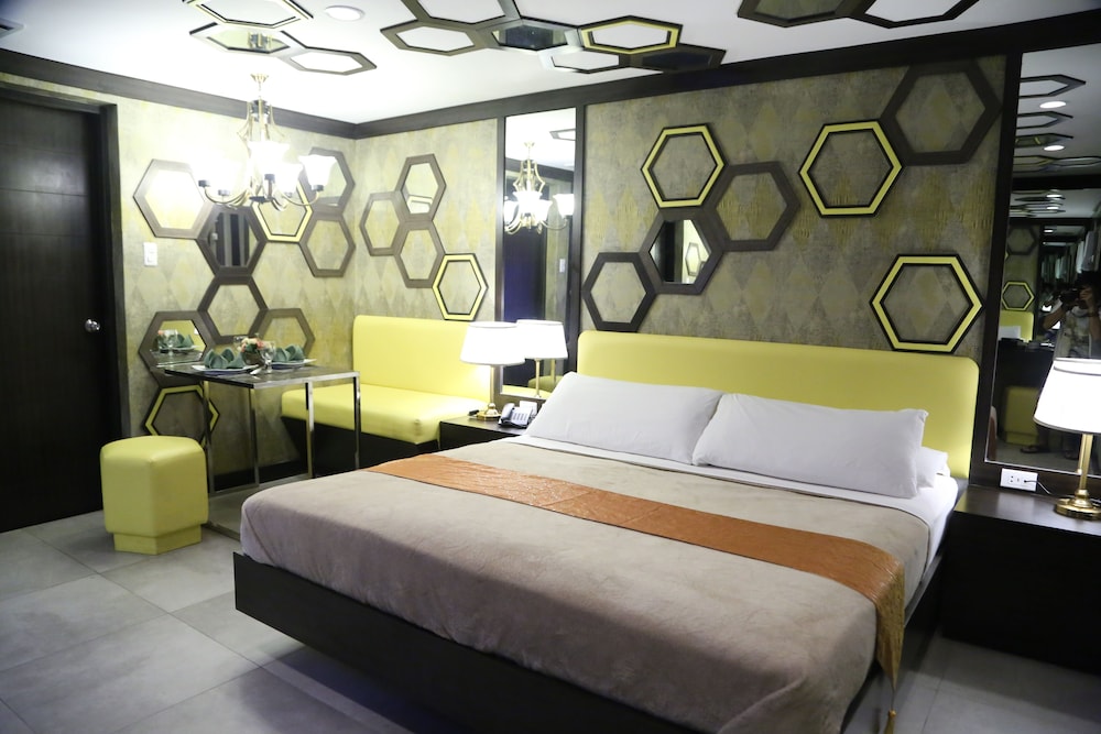 Victoria Court Las Pinas 10/47
