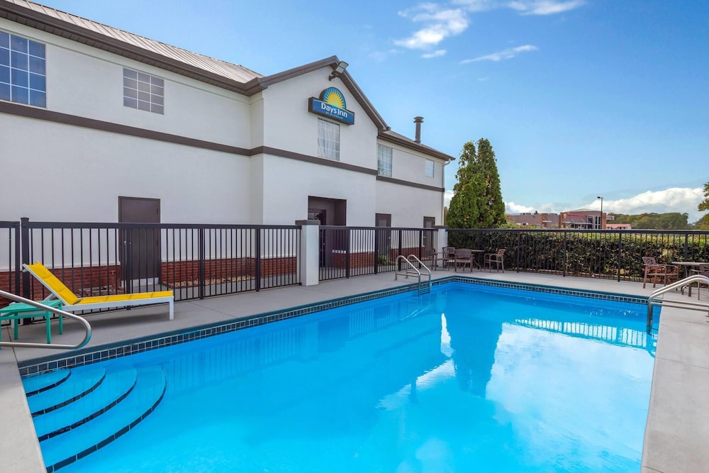 Days Inn by Wyndham Lincoln, AL 4/50