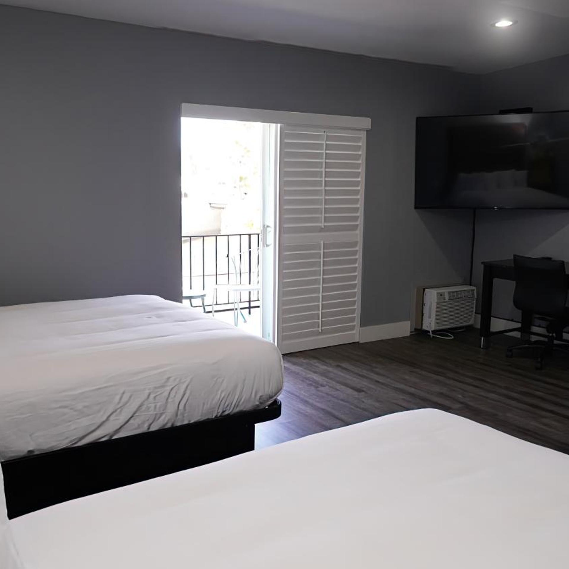 غرفة ثلاثية بشرفة، Seaside Inn & Suites 7/10