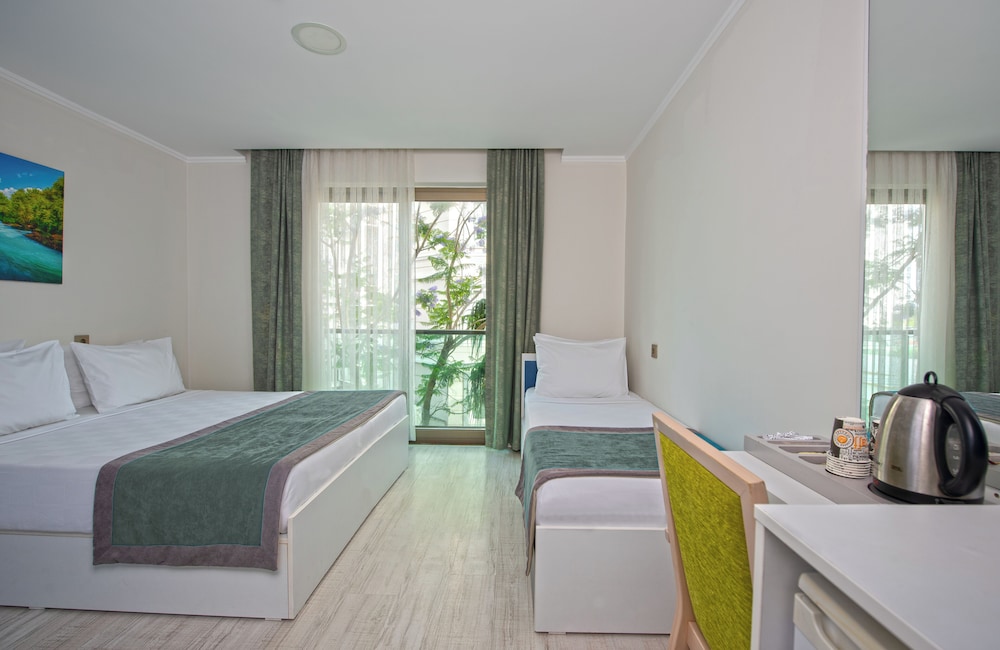 CITRUS PARK HOTEL 24/56