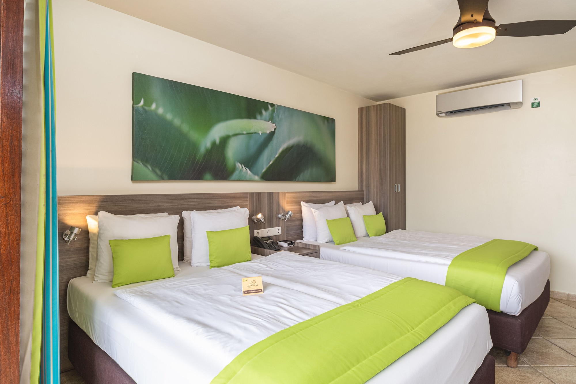 Room, King Bed, Ocean Front، Lions Dive Beach Resort Curacao 3/10