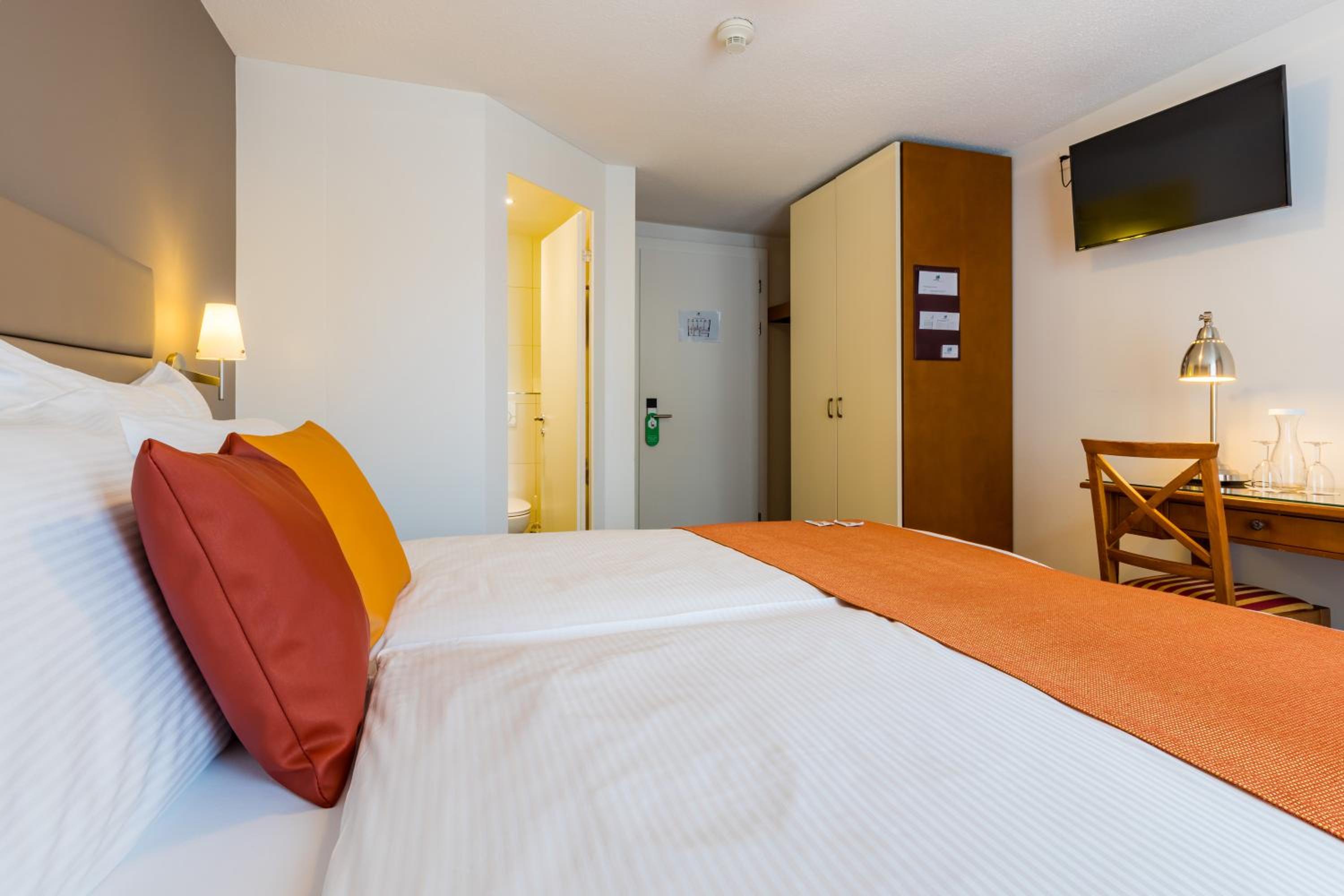 Room, Double Bed, City Side, Balcony