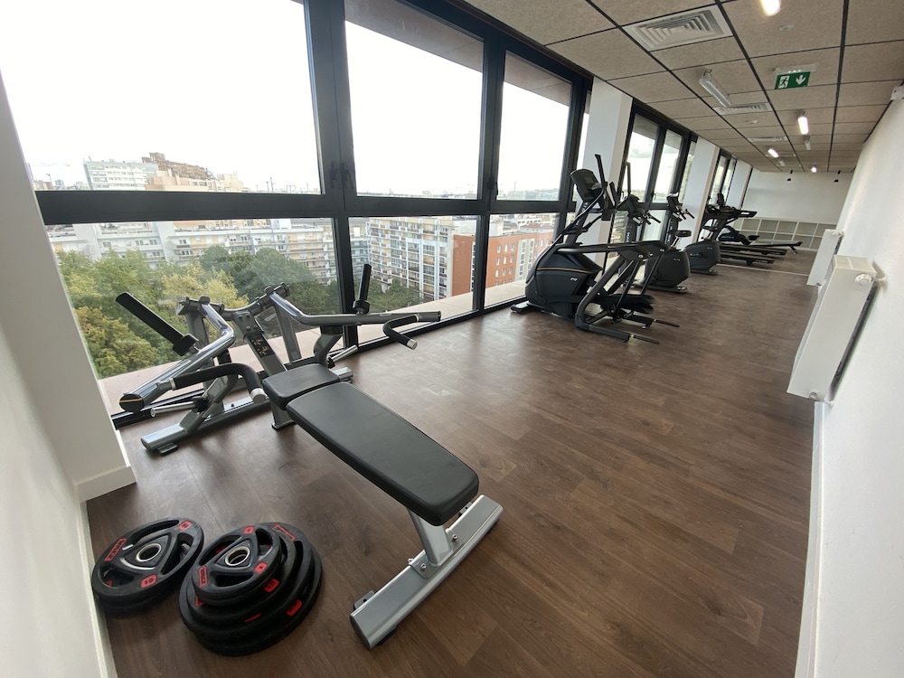 Moov Appart Hotel Clichy 24/42