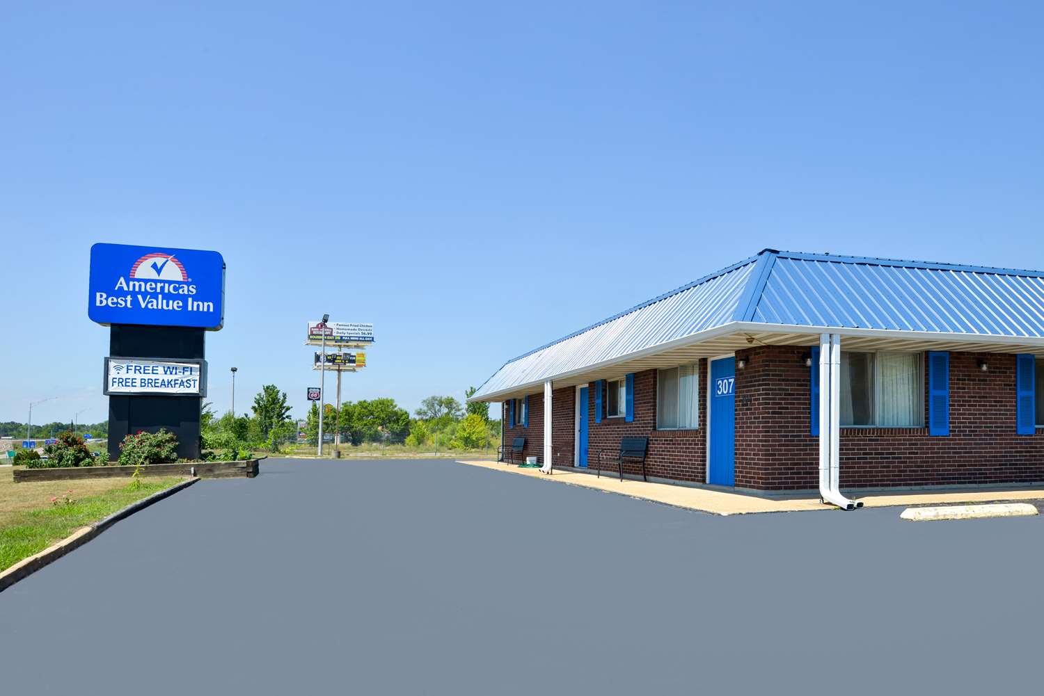 Americas Best Value Inn Sullivan 2/8