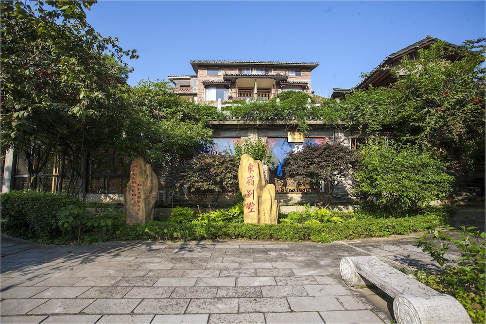 Riverside Retreat Hotel 27/36