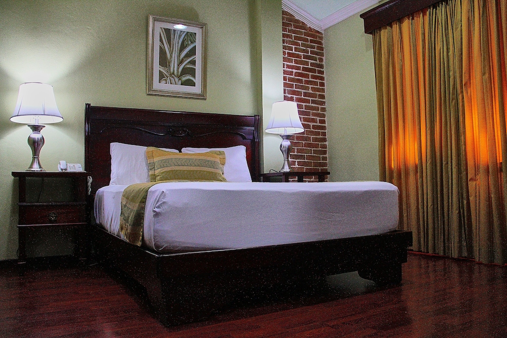 Hotel Platino 16/67