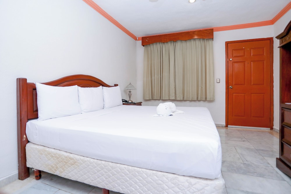 Hotel Avenida Cancun 20/50