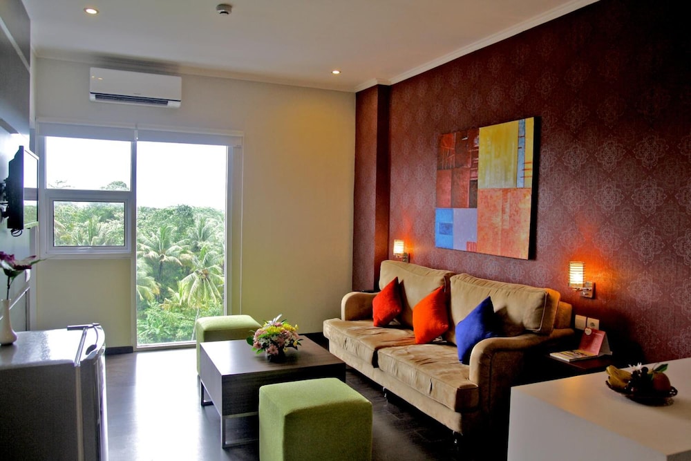 Noola Hotel Cilacap 52/68