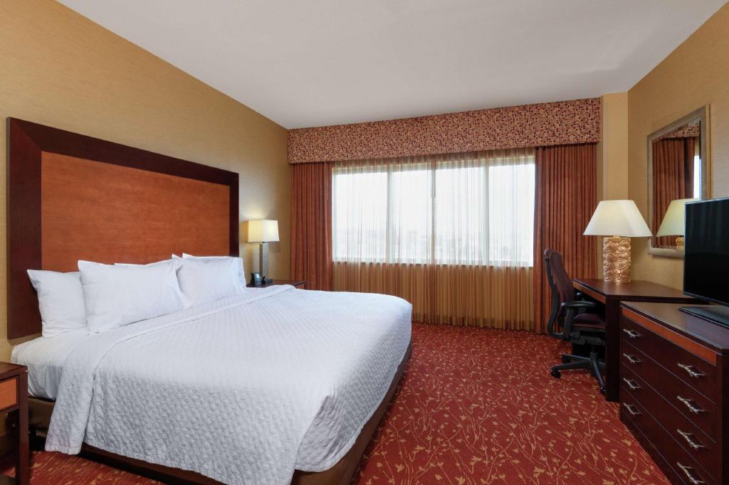 2 Rooms, Premium, Suite, King Bed, Sofa