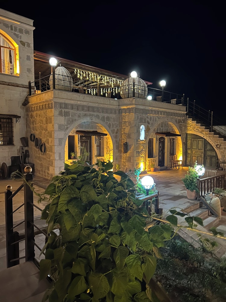Nova Cave Hotel 40/50