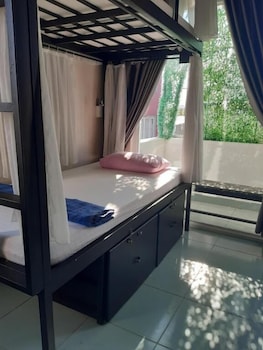 Amy Hostel Hue 38/65