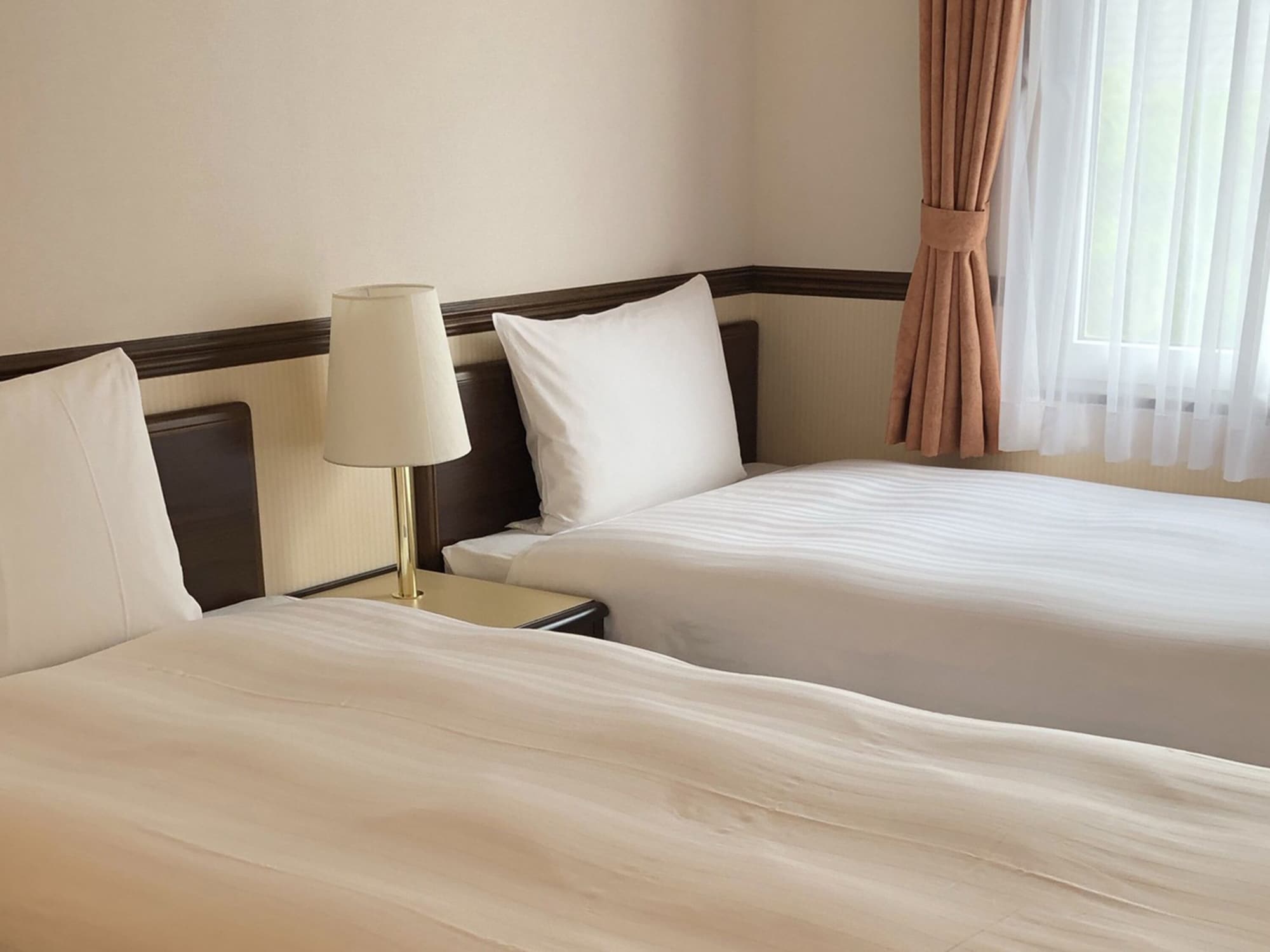 STANDARD, TWIN BEDS, SMOKING