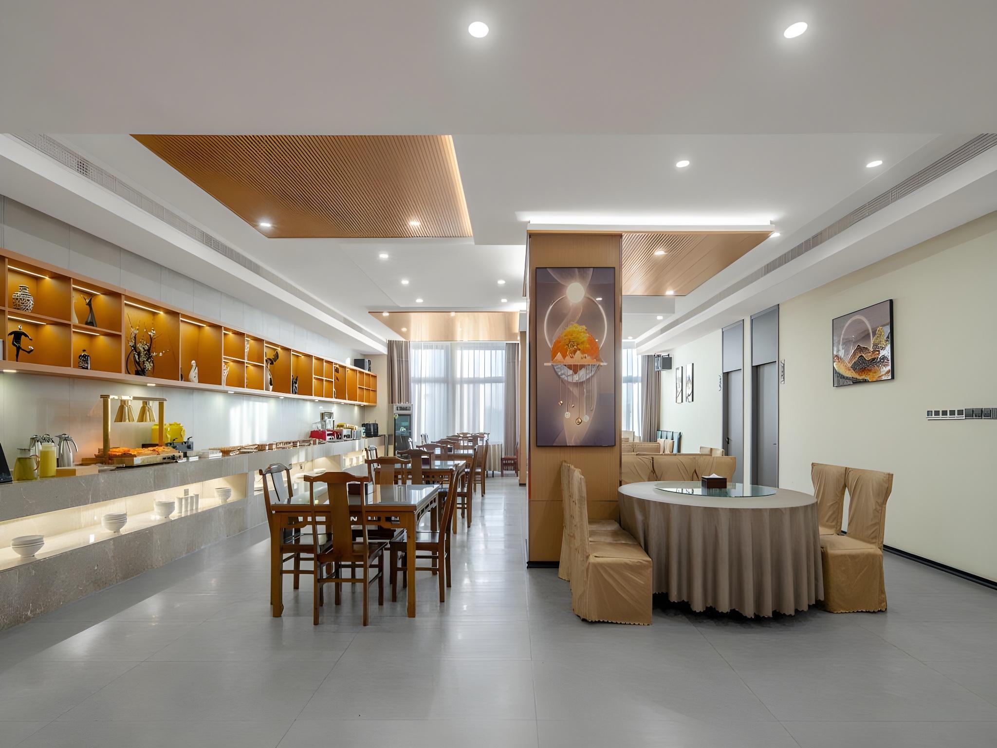 Chonpines Hotel (Yancheng Airport) 25/31