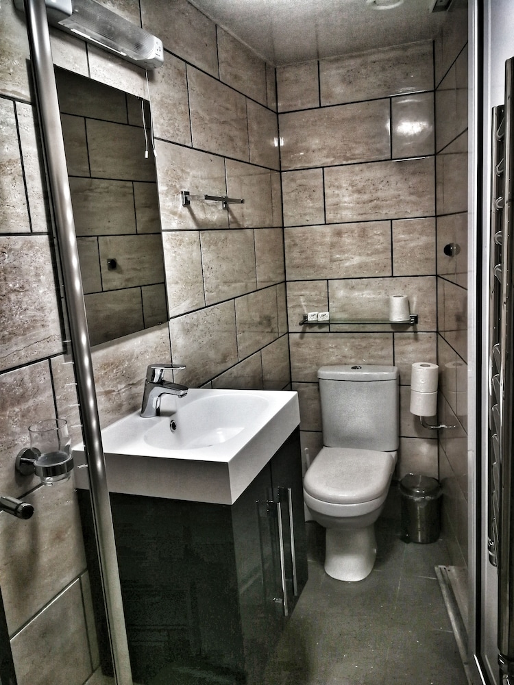 غرفة قياسية بسرير مزدوج، Central Hotel 5/7
