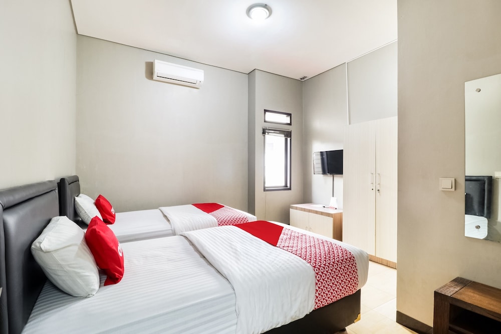 OYO 90026 Guest House Teras Waruga Syariah 7/22