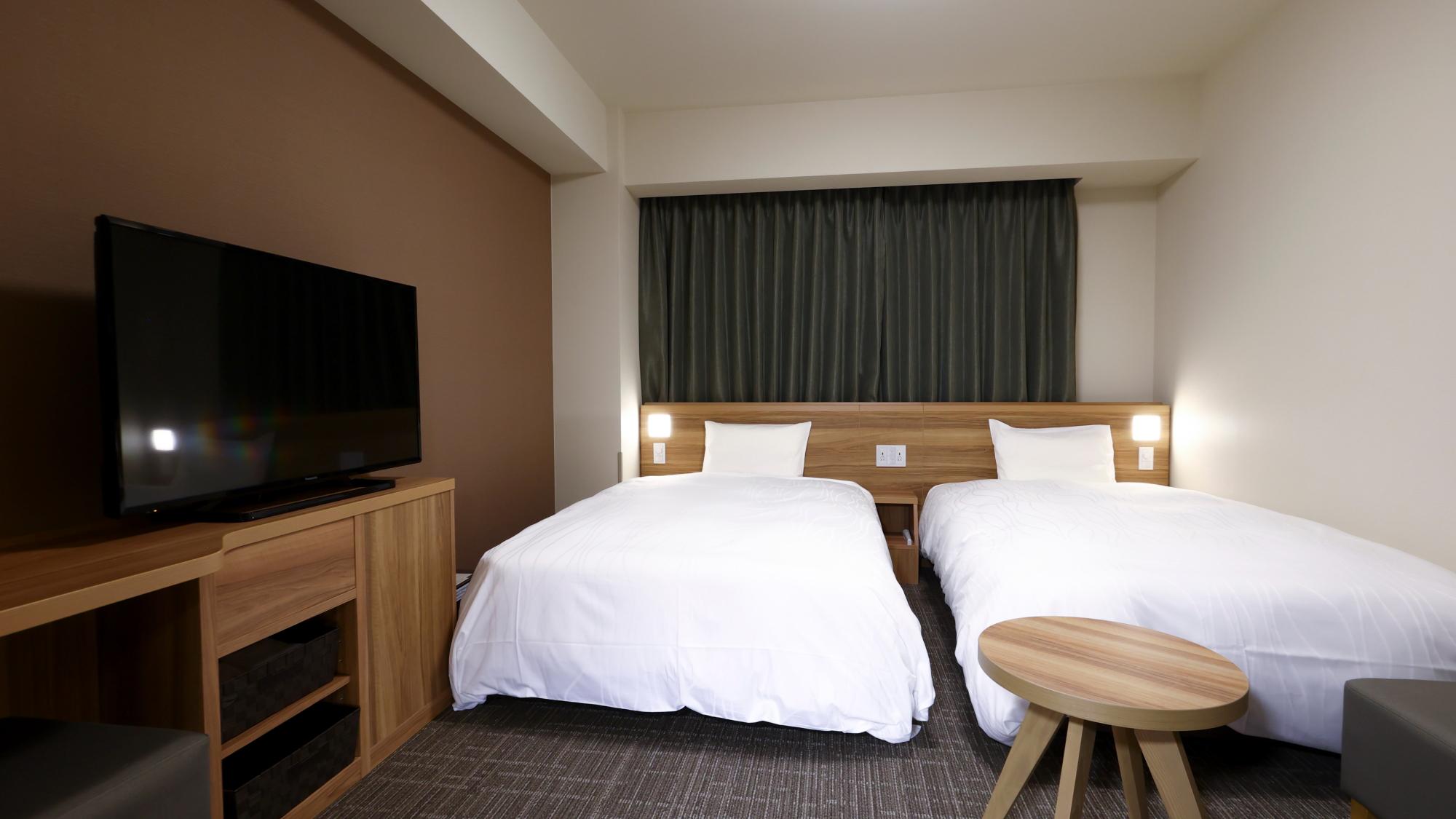 Room, Twin Beds