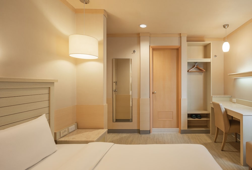Kindness Hotel Liouhe Night Market Zhongzhen 51/51