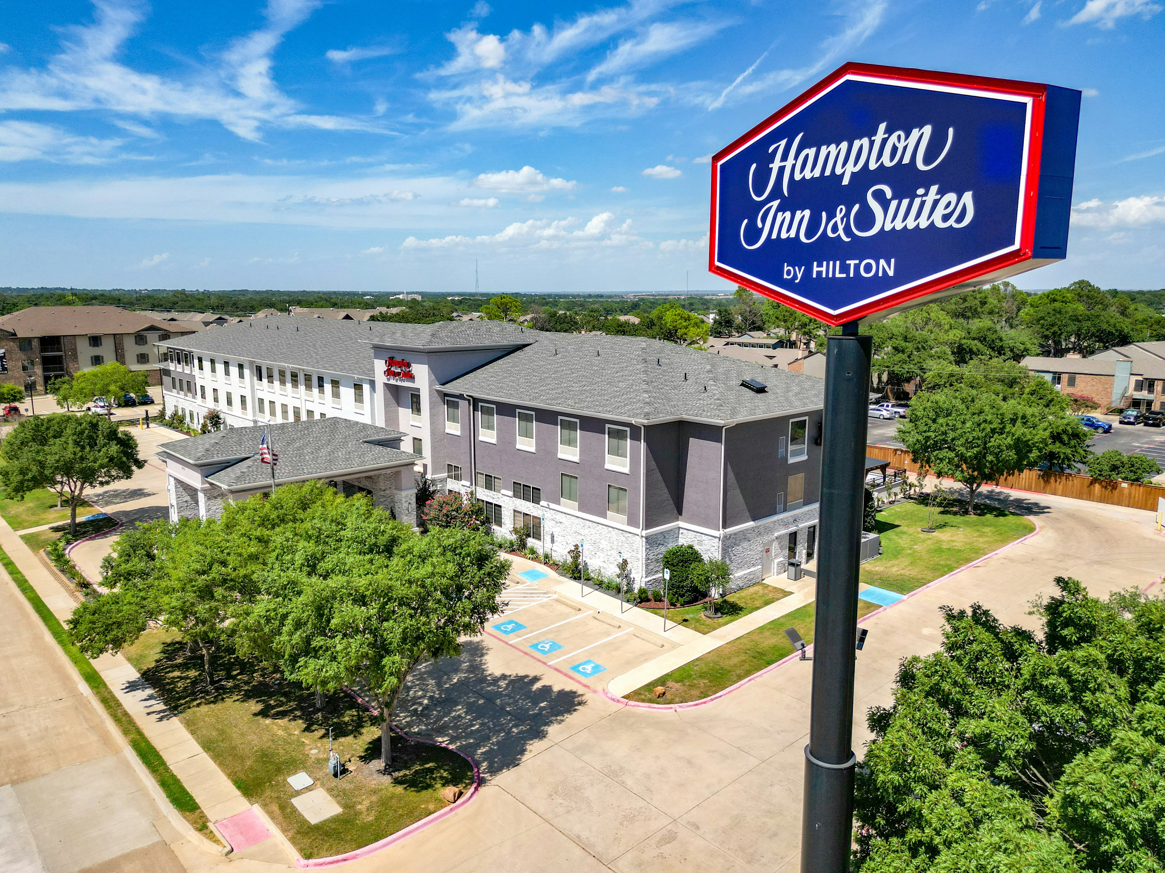 Hampton Inn & Suites Denton 6/59