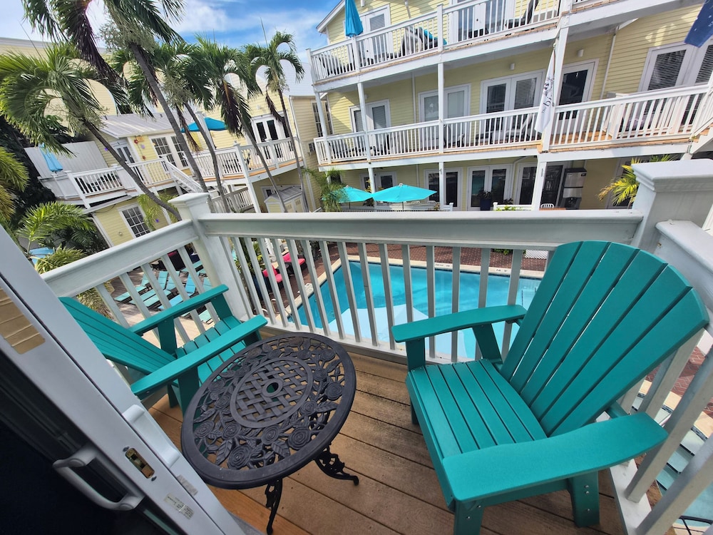 Bishop Hotel Key West 4/50