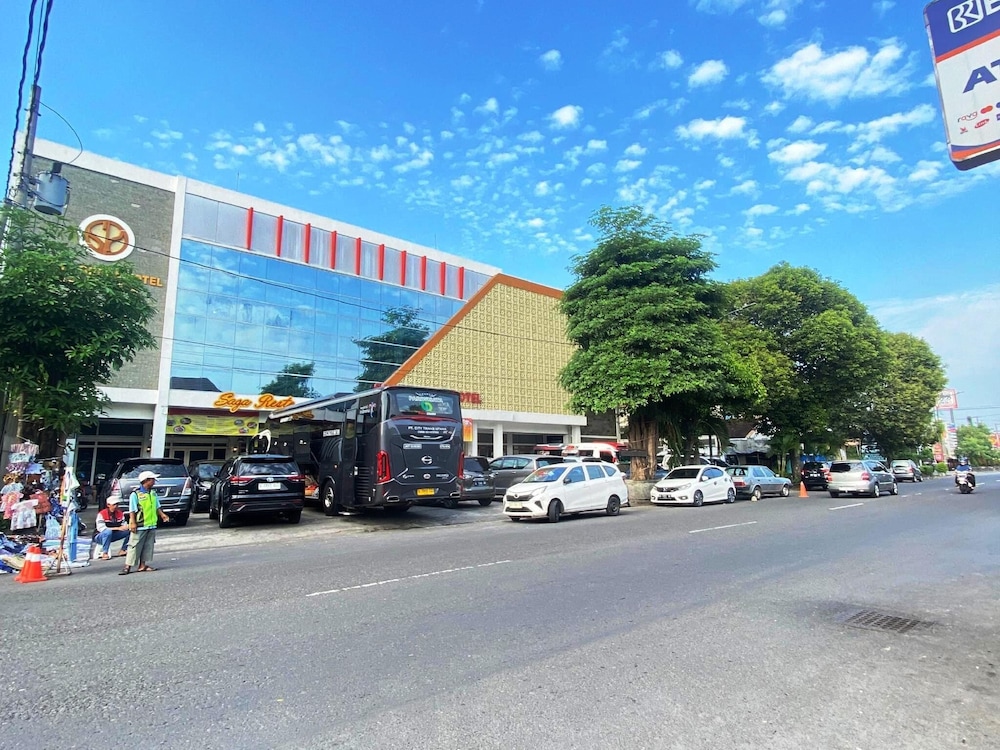 Satya Graha Hotel 71/79