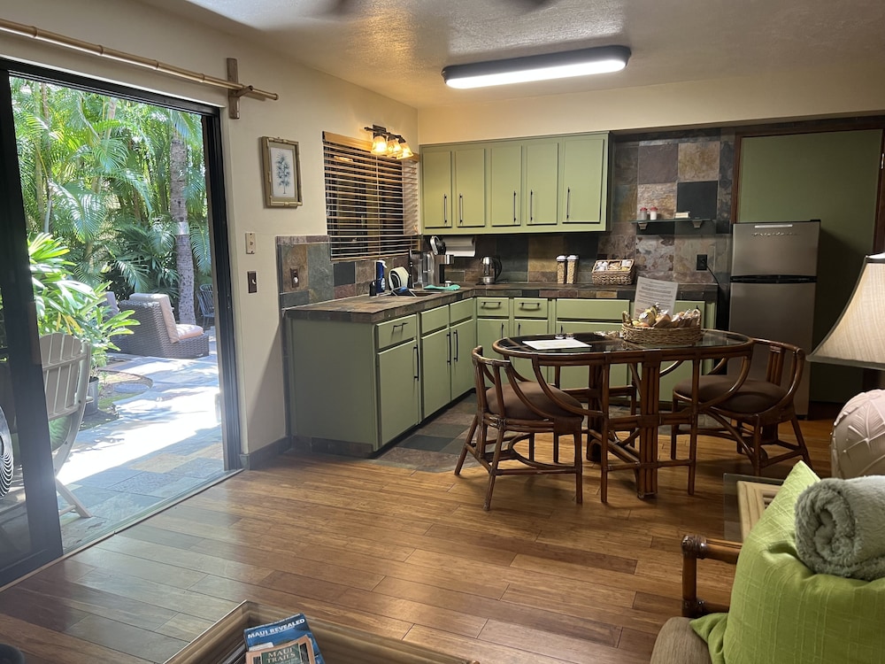Maui What A Wonderful World B and B 62/76
