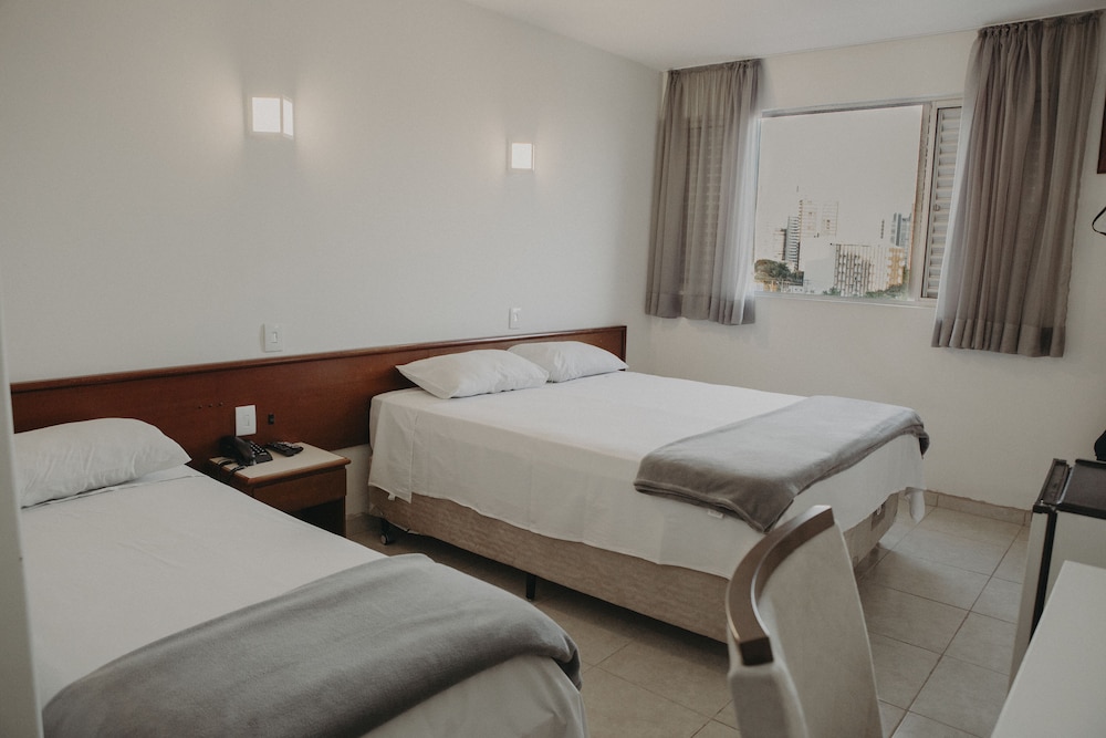 Allegro Hotel 11/51