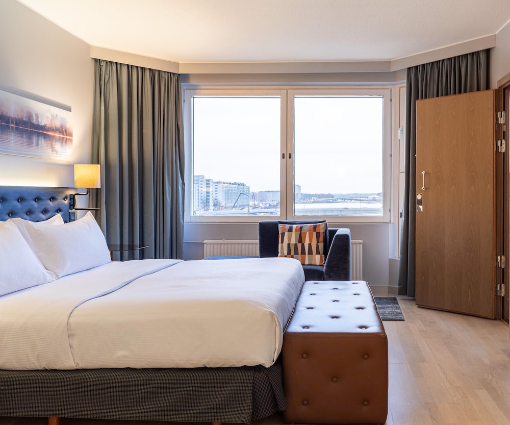 SUITE, KING BED, SEA VIEW