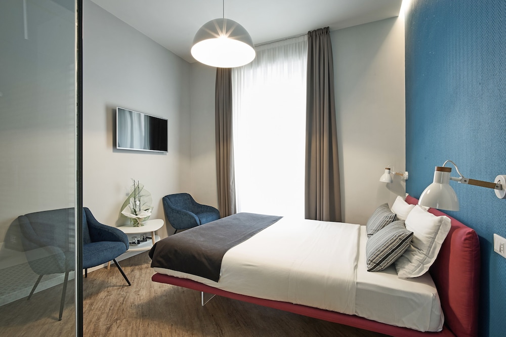 Ara Suite 9/38