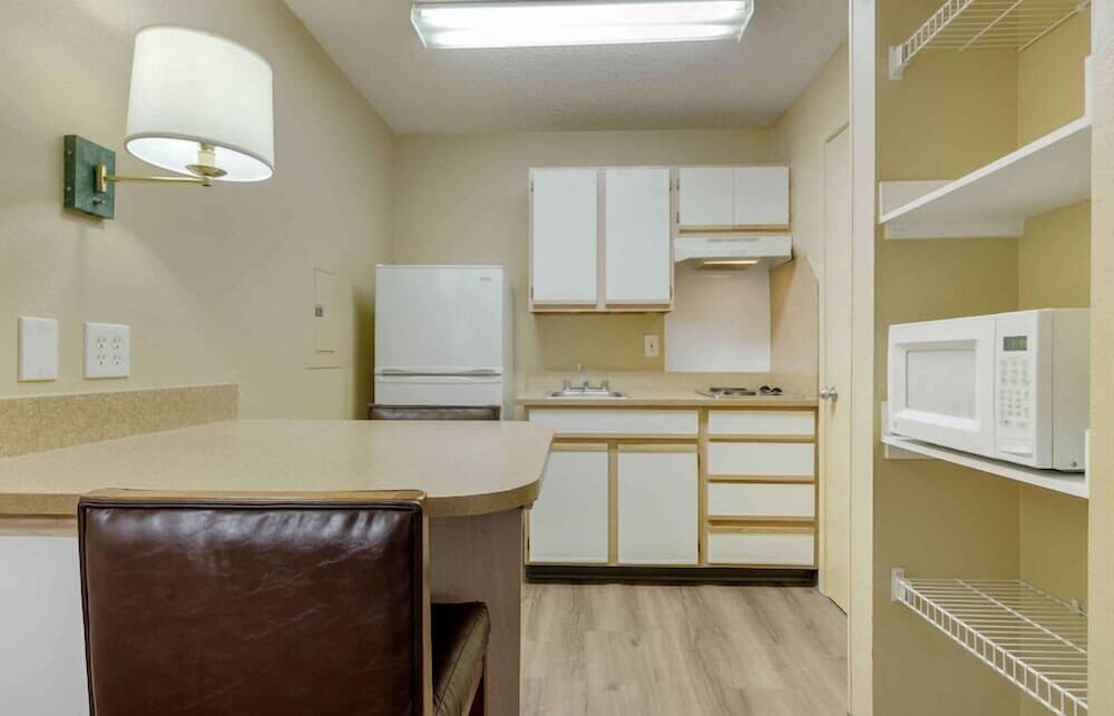 Suburban Studios Irving - Las Colinas 68/70