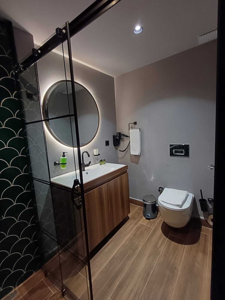 Elia Otel 32/32
