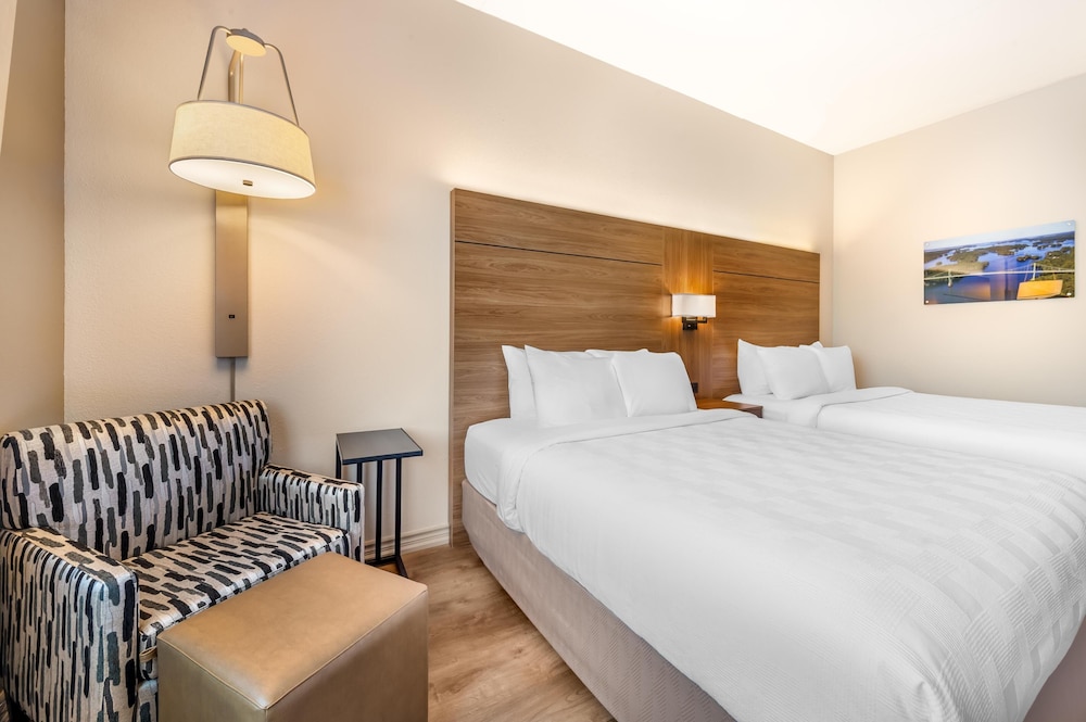 Standard, 2 Queen Beds 4/7