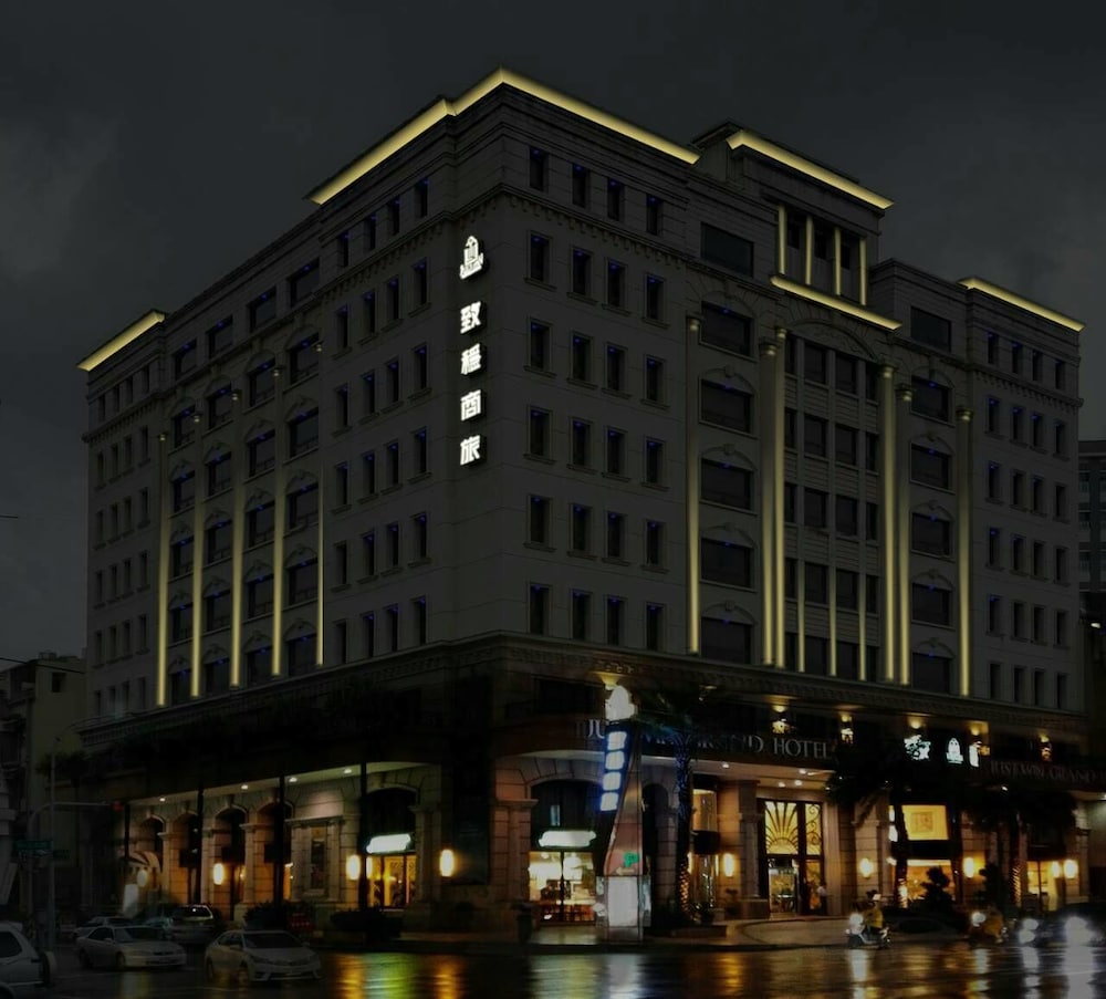 Justwin Grand Hotel 2/42