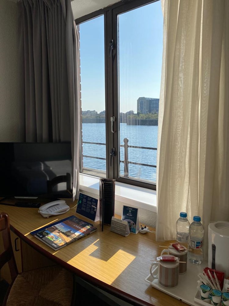 Travelodge Liverpool Central Queens Dock and Arena 19/27
