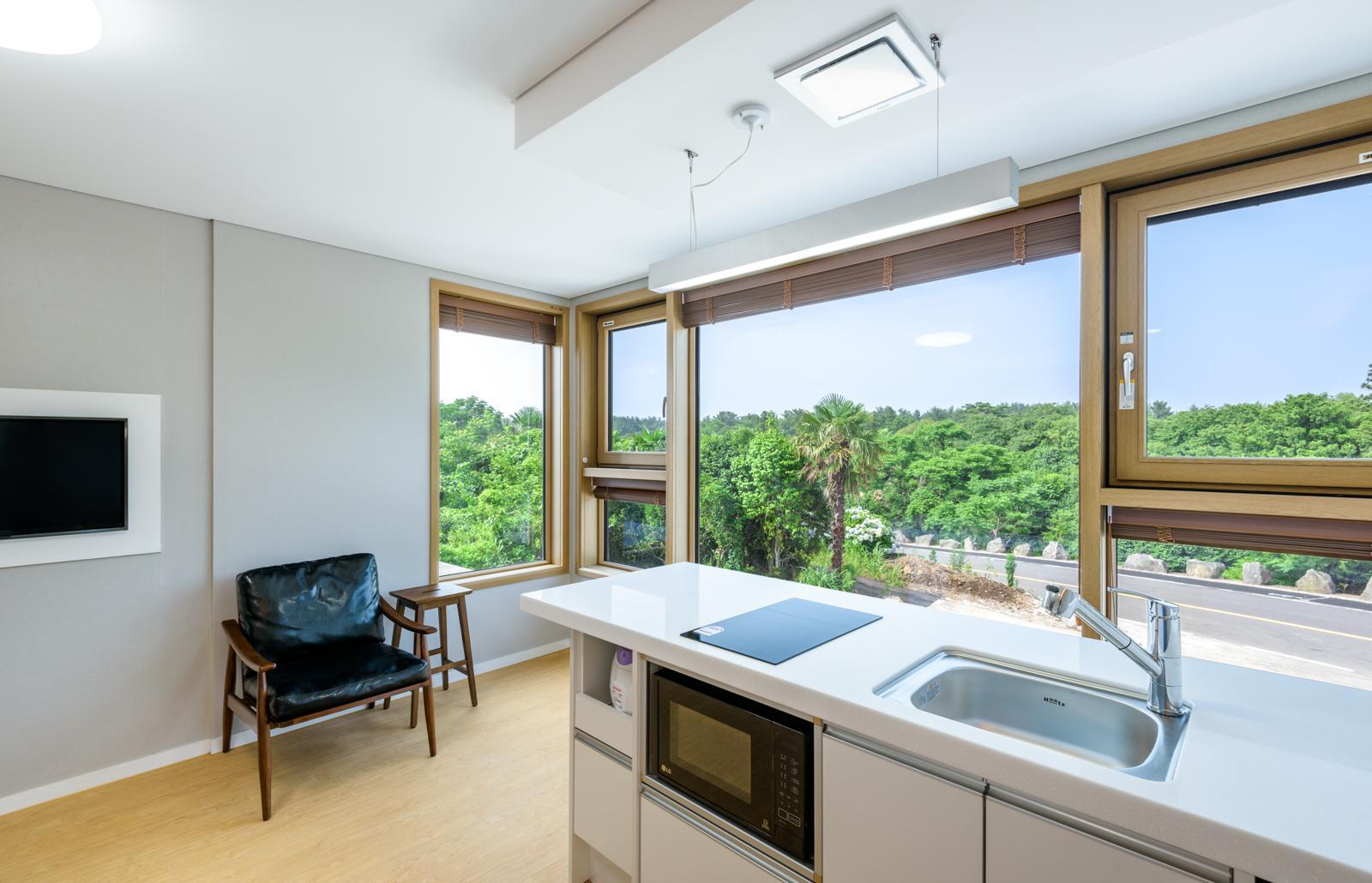 Jeju La-Memoria Pension 7/12