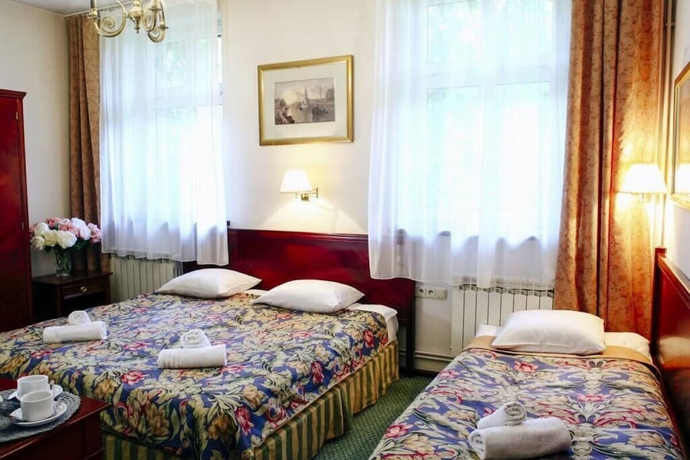 Aparthotel Miodosytnia 11/54