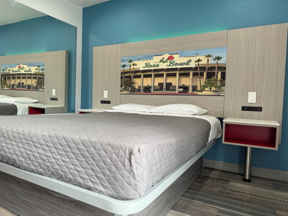 Lincoln Motel 27/58