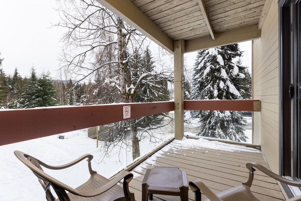 Tantalus Resort Lodge 46/55