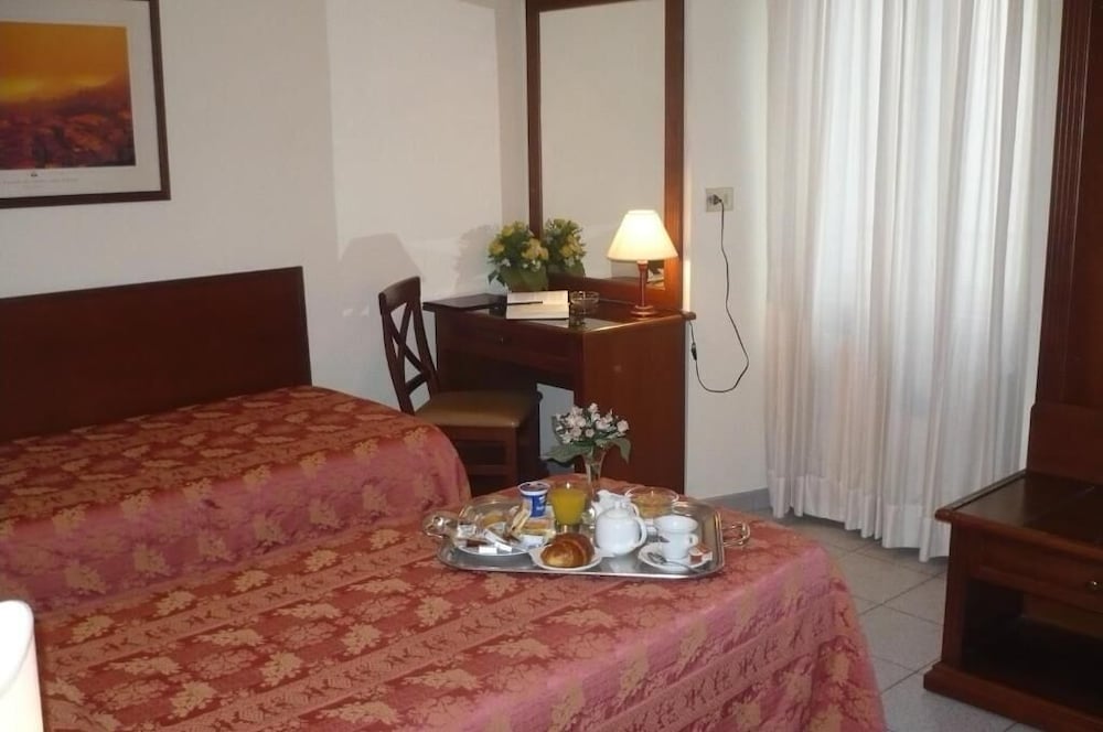 HOTEL PAVONE 18/45
