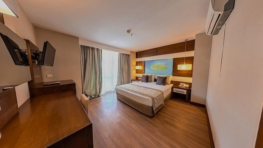 Adella Side Hotel 28/73