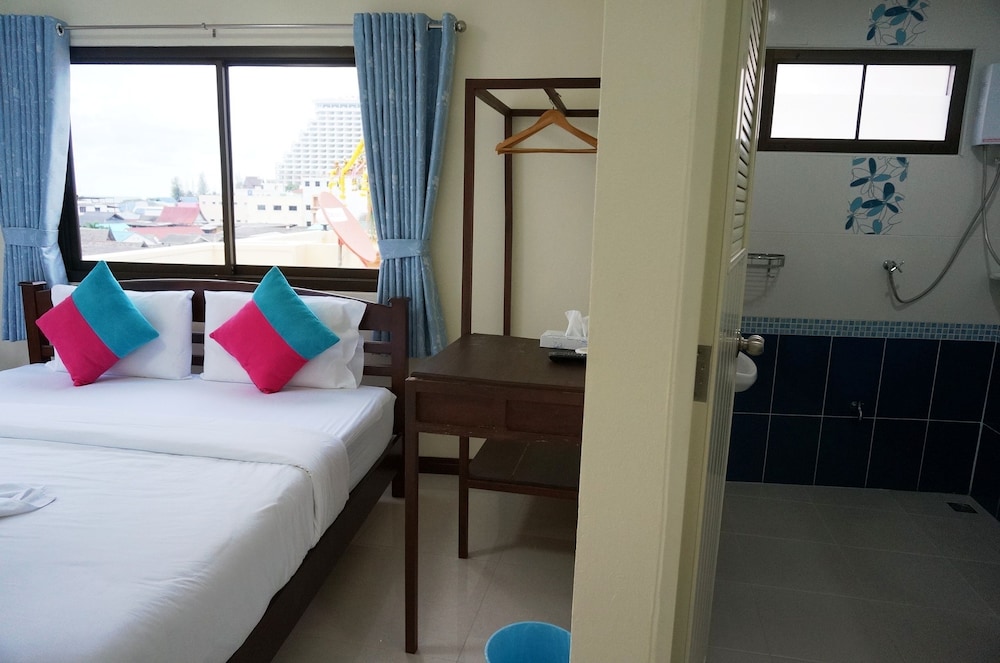 DELUXE, DOUBLE BED, OCEAN VIEW