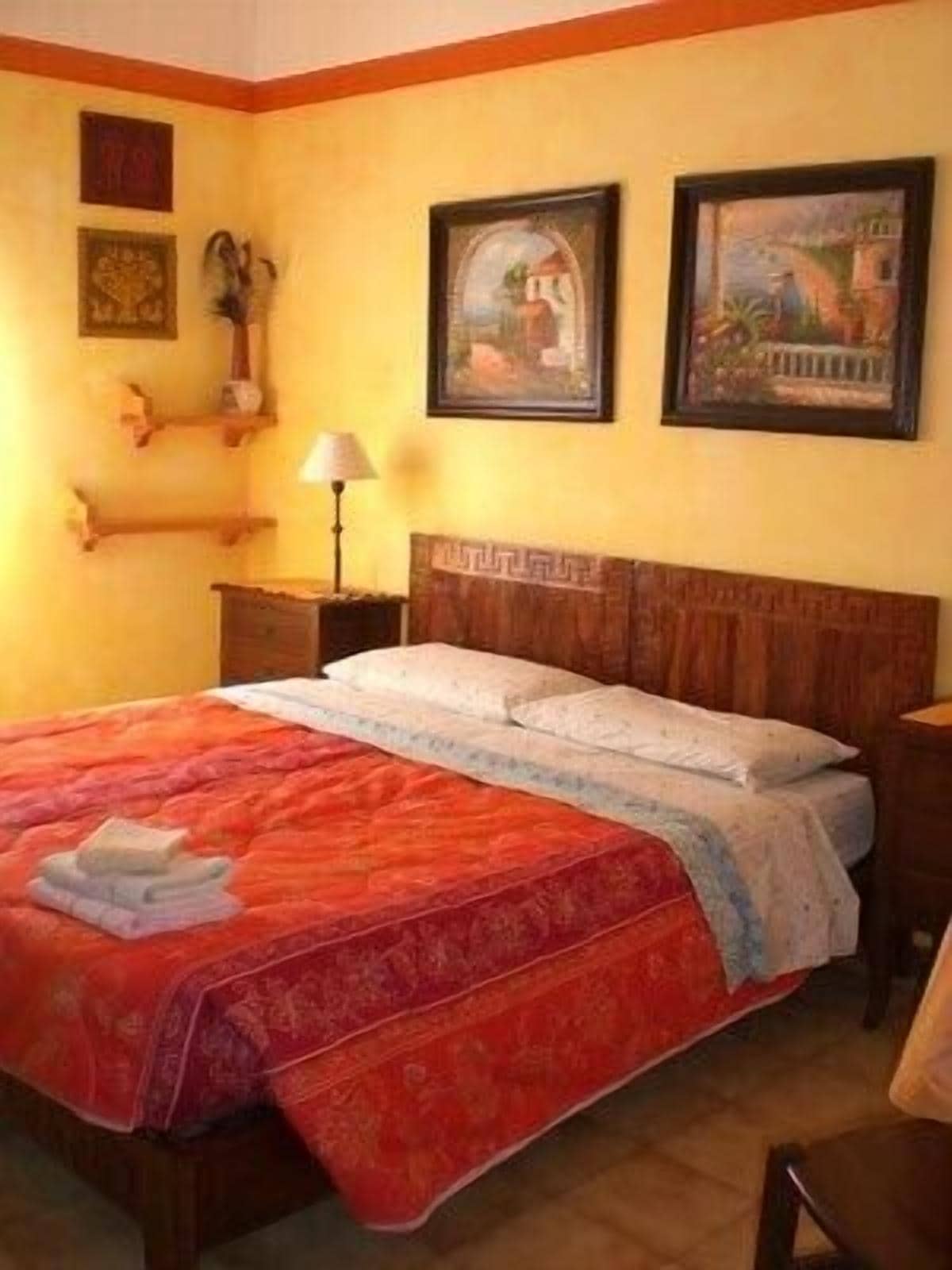 ROOM, QUADRUPLE