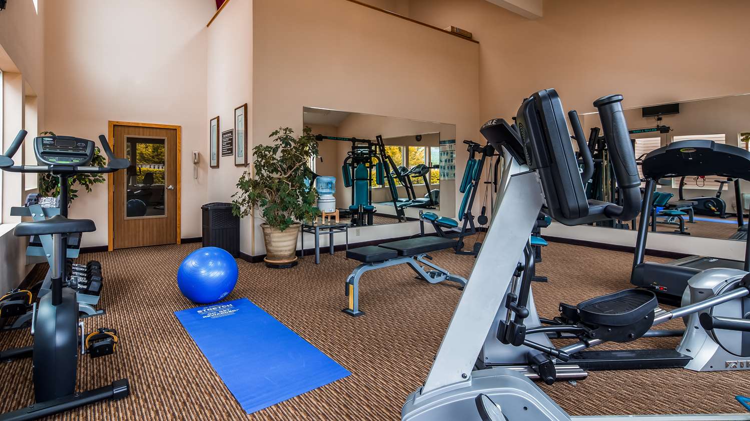 Best Western Plus Landmark Inn 20/34