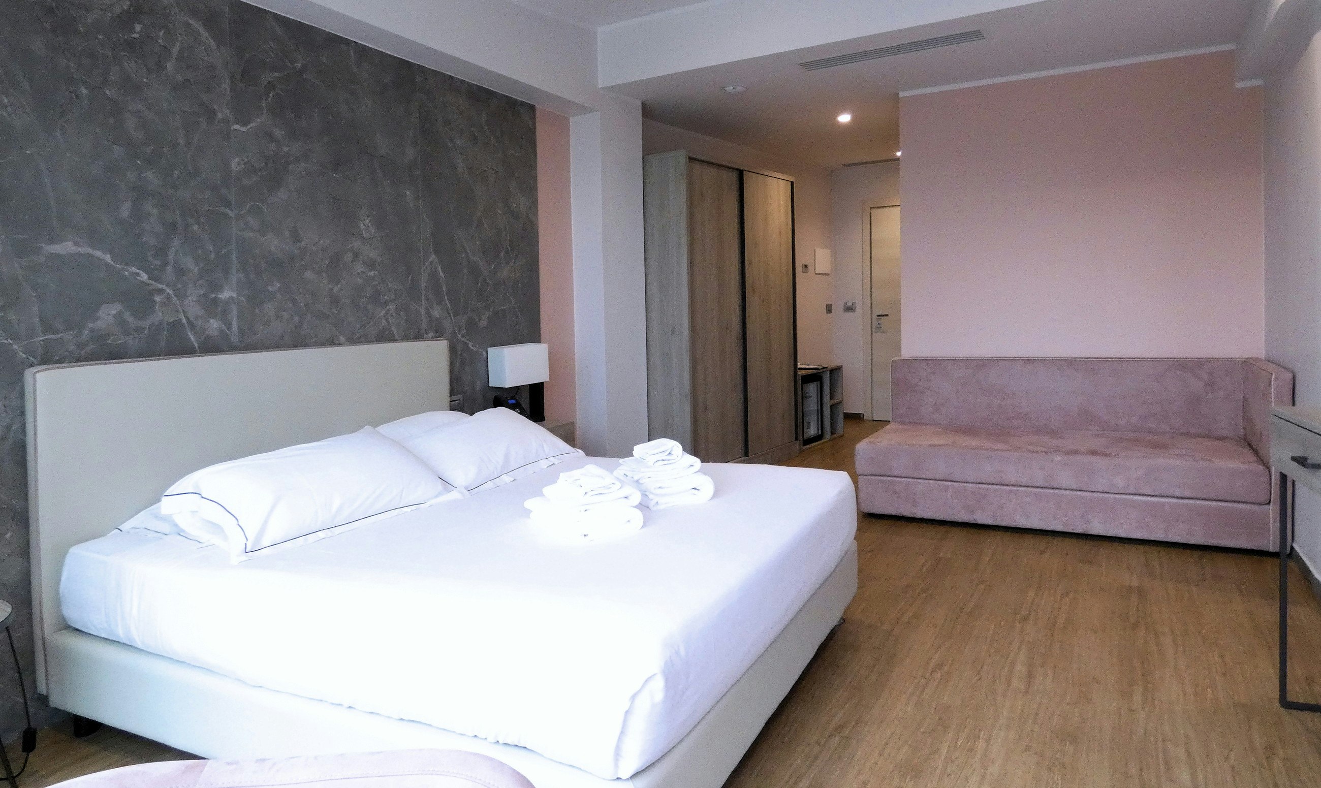 Byron Hotel 4/14
