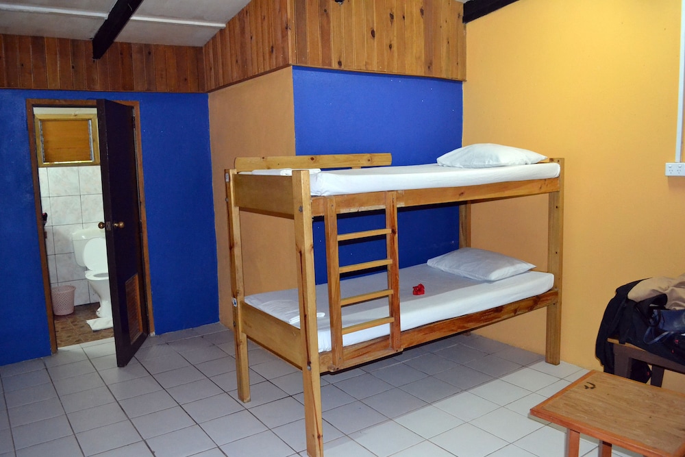 Ratu Kini Backpackers & Dive Resort 30/67