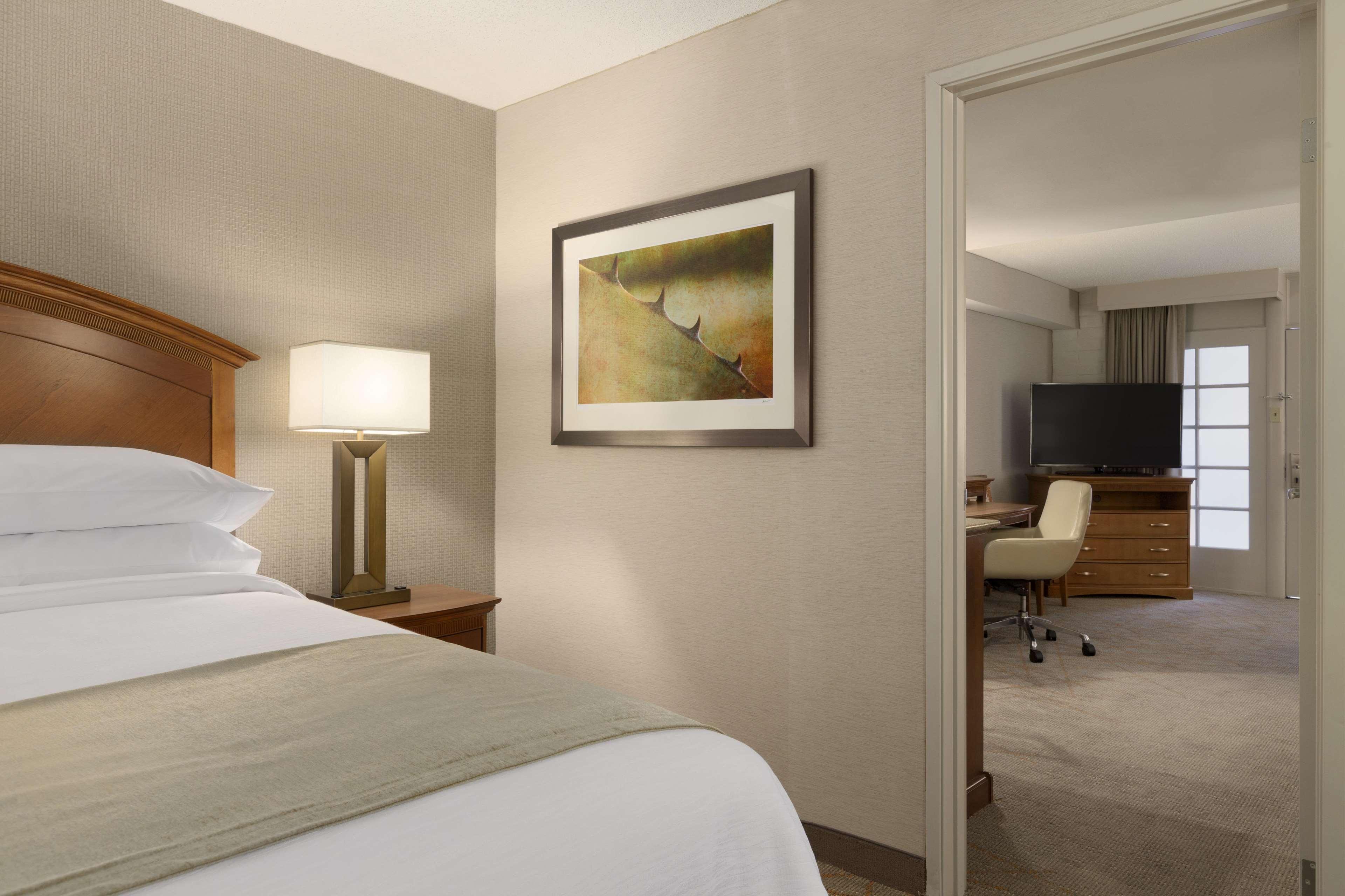 1 BEDROOM, SUITE, KING BED, ACCESSIBLE
