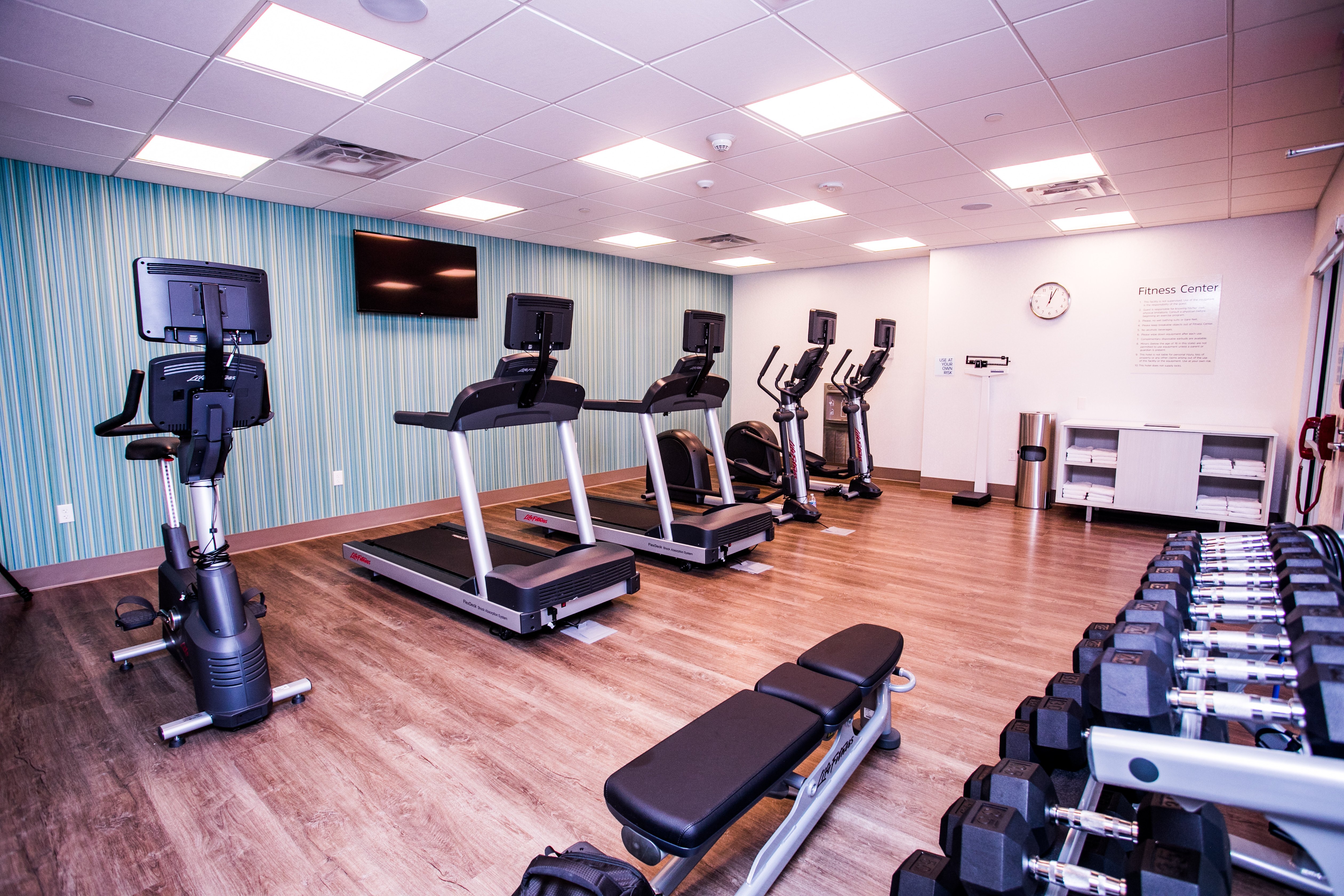 Holiday Inn Express & Suites Rehoboth Beach 35/51