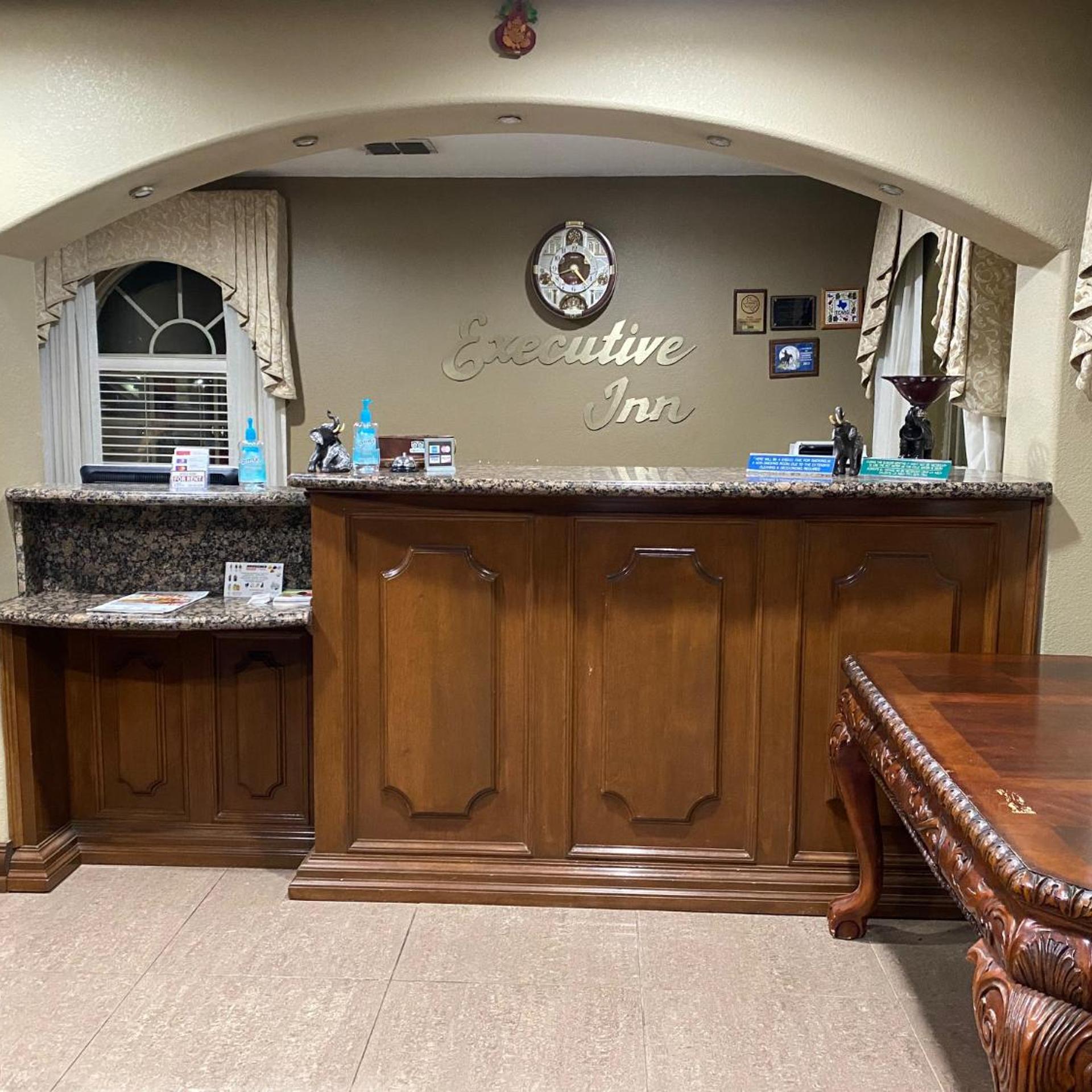 Cotulla Executive Inn 2/40