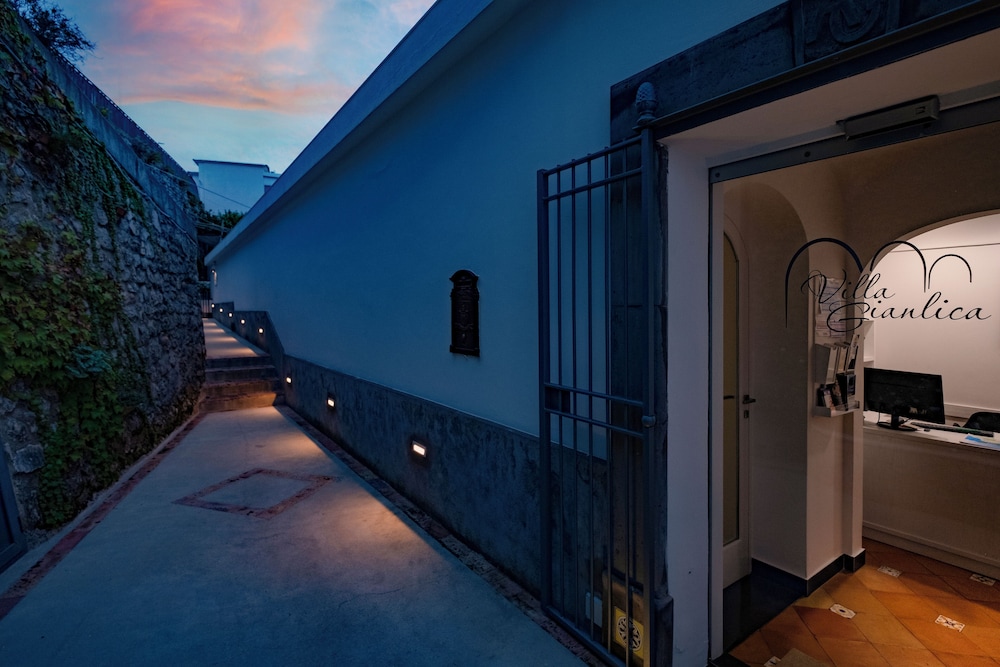 Boutique Hotel Villa Gianlica 1/50