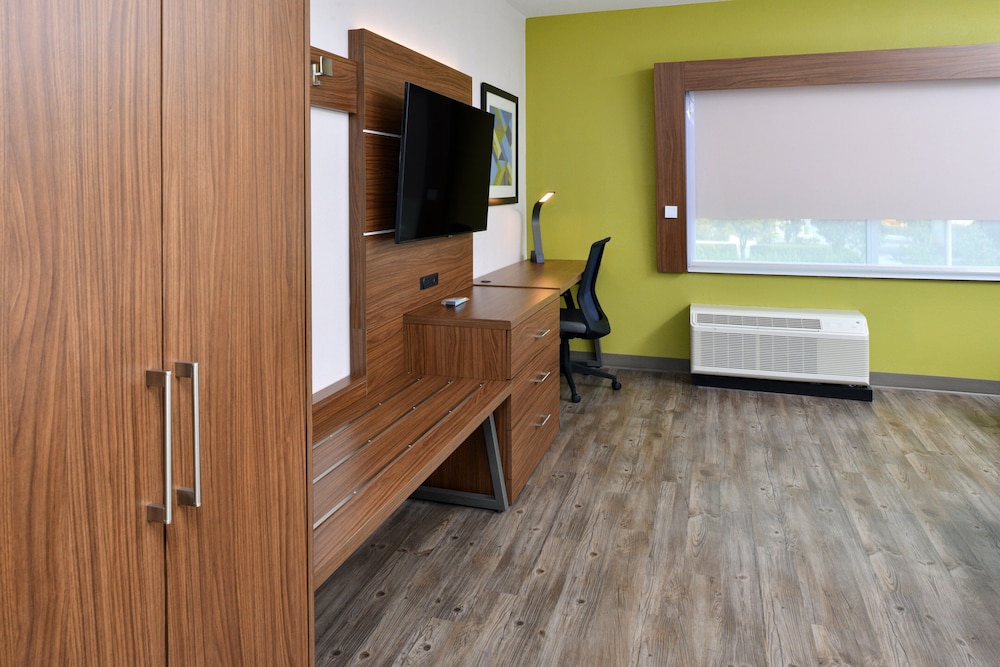 HOLIDAY INN EXPRESS ORLANDO SOUTH PARK 28/61